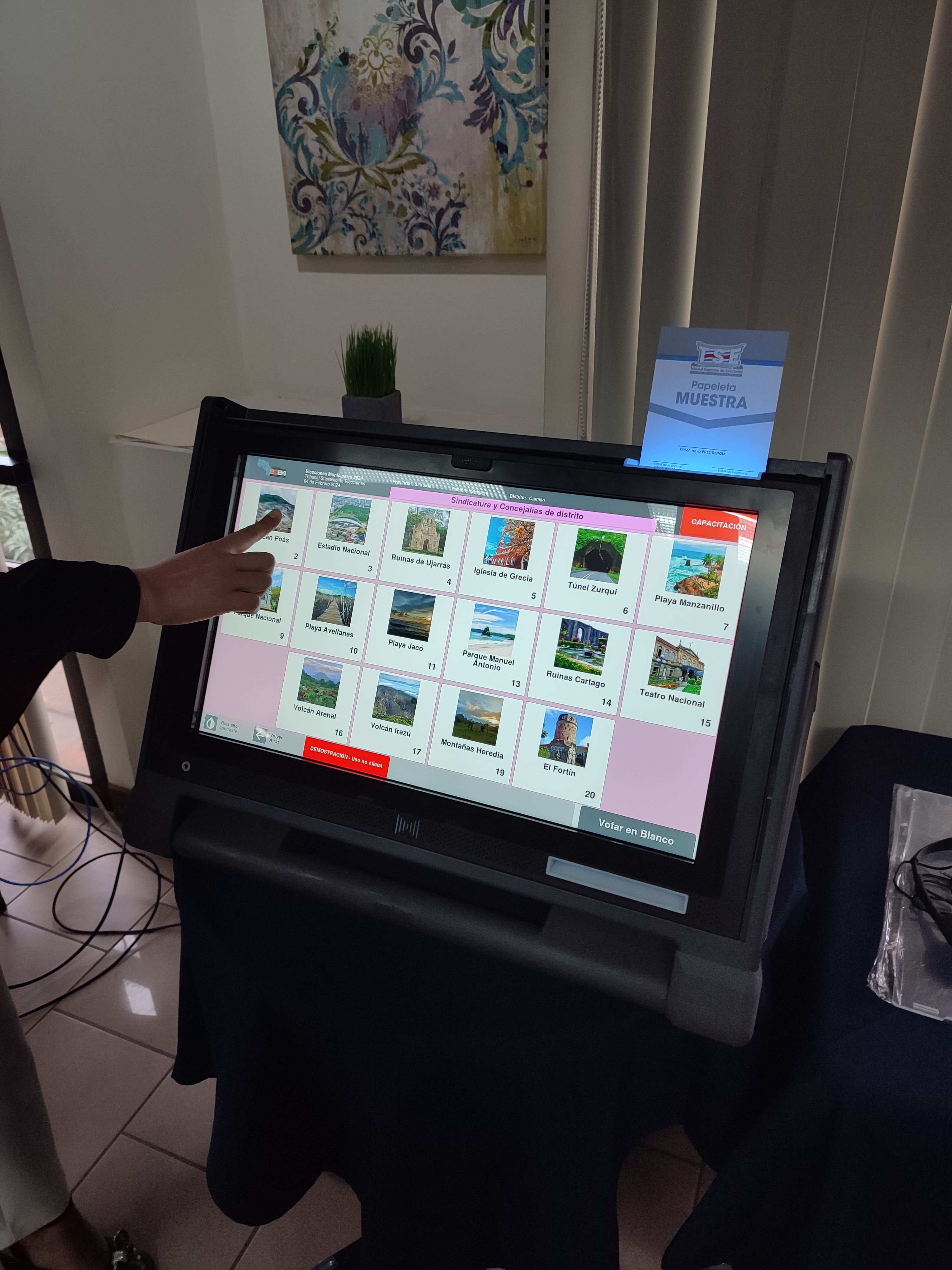 TSE aplicará papeleta electrónica para elecciones municipales